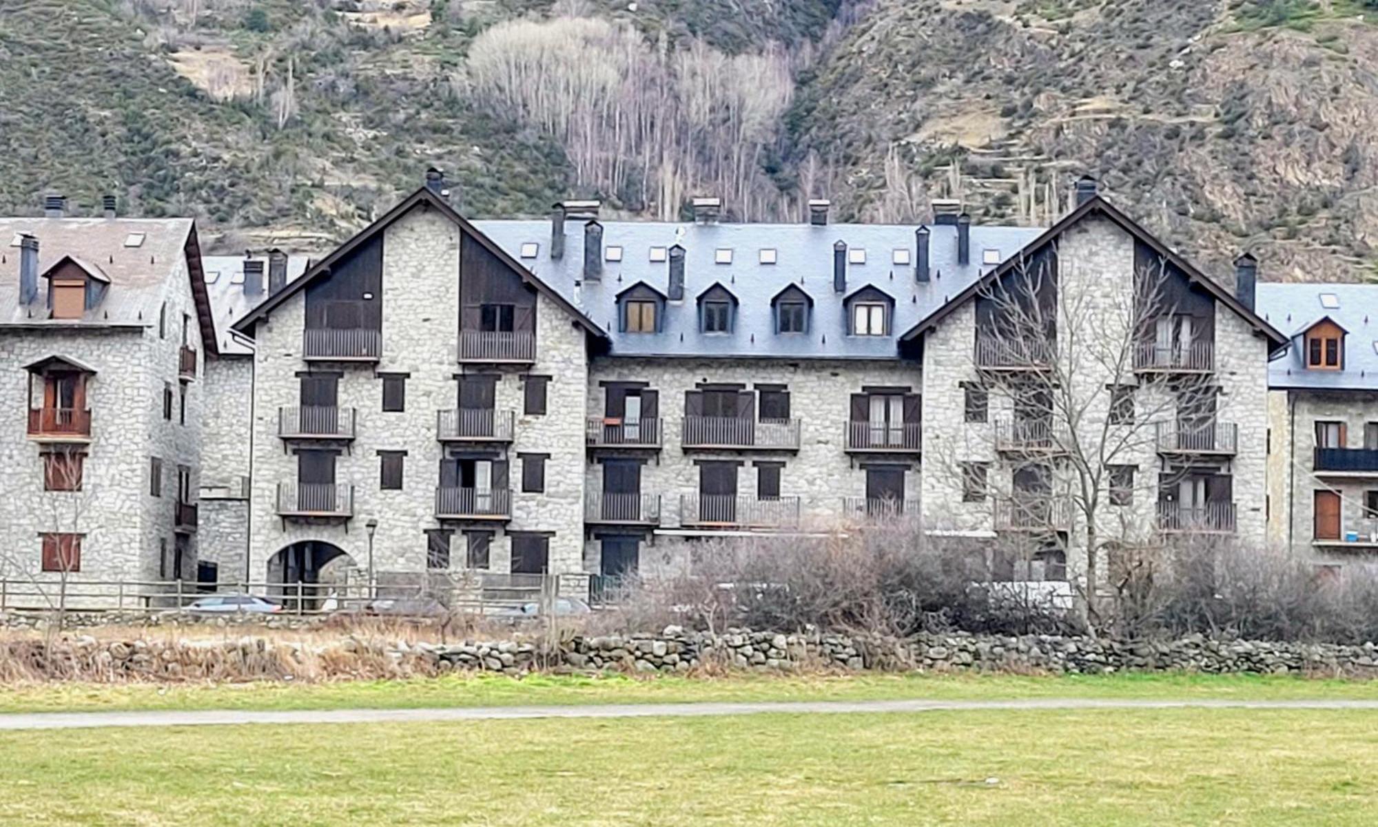 Apartamentos Nogueret Benasque Eksteriør bilde